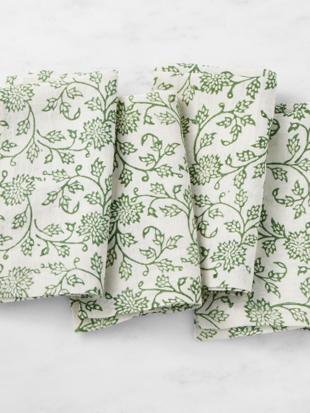 Williams Sonoma Dahlia Napkins, Set of 4 NWT Linens Kitchen Dining Entertaining